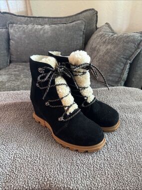 Sorel Black Suede Lace-Up Sherpa Ankle Boots with Tan Lug Sole